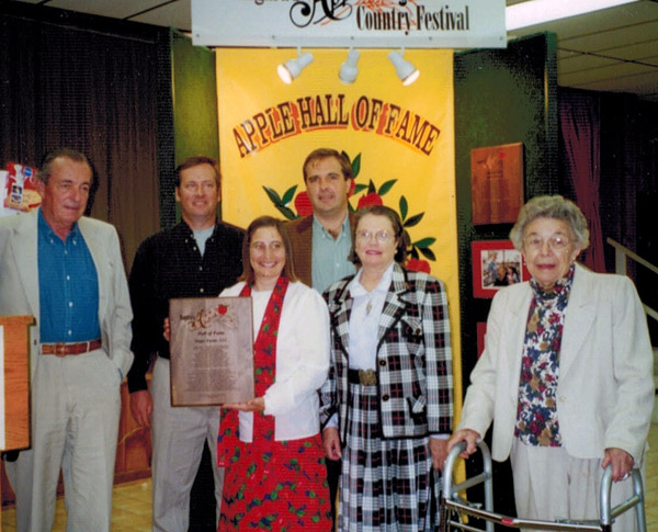 From left to right: Tom Singer, Jim Bittner, Margo Sue Bittner, Mark Singer, Jacqueline Singer, Grace Singer